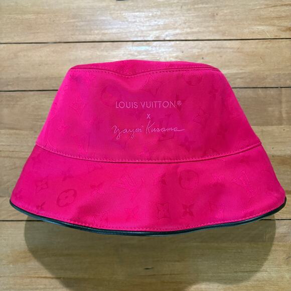NWT Louis Vuitton x Yayoi Kusama Reversible Infinity Dot Bucket Hat BLK Fuchsia main image 12
